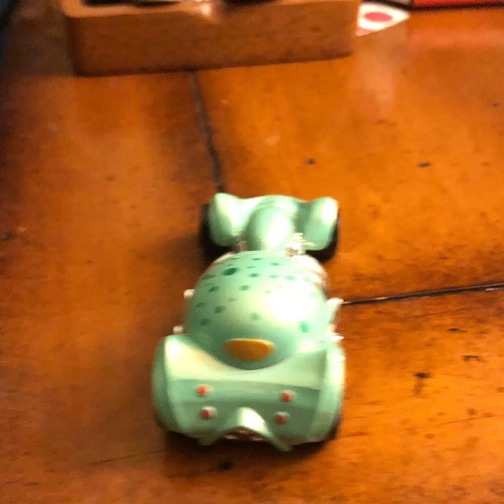 Mint Green Reptile-Themed Pet Accessory Toy